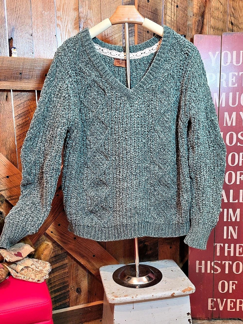 271p POL Green Knit Sweater Size Small